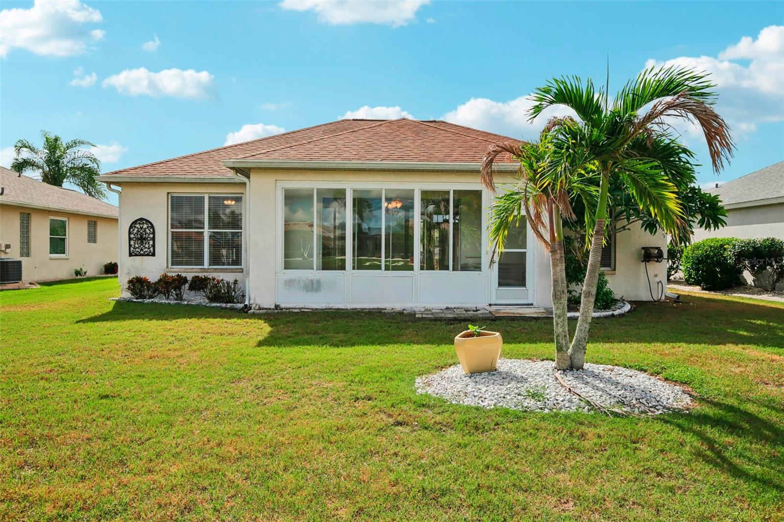 1104 VILLEROY DR
