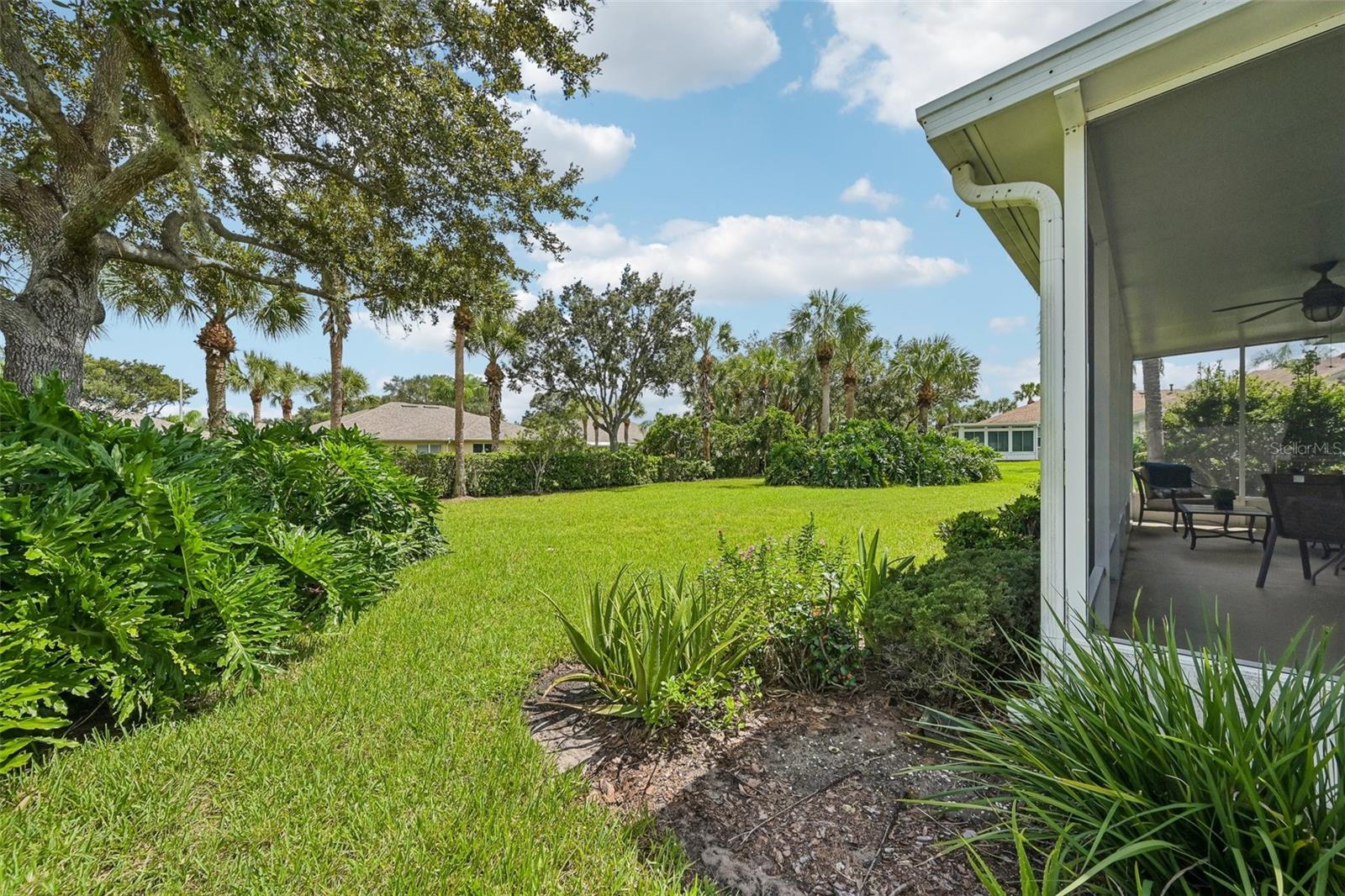 1230 HUNTINGTON GREENS DR