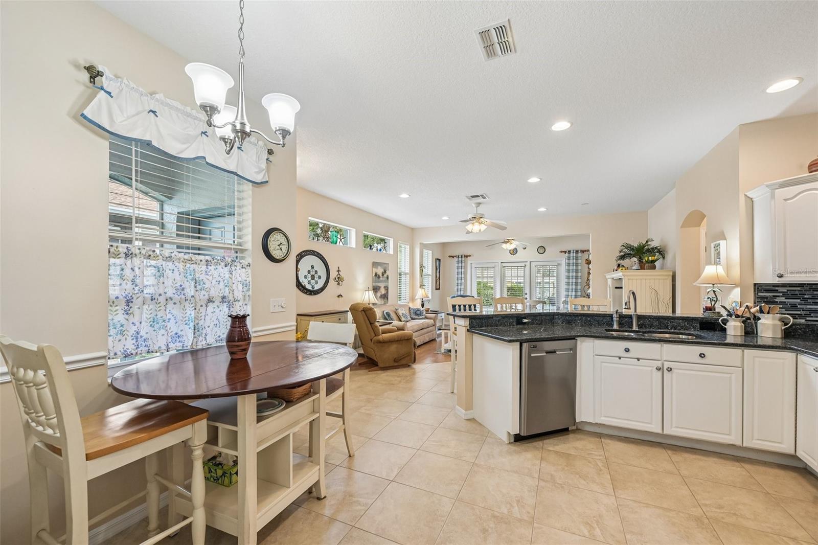 1230 HUNTINGTON GREENS DR