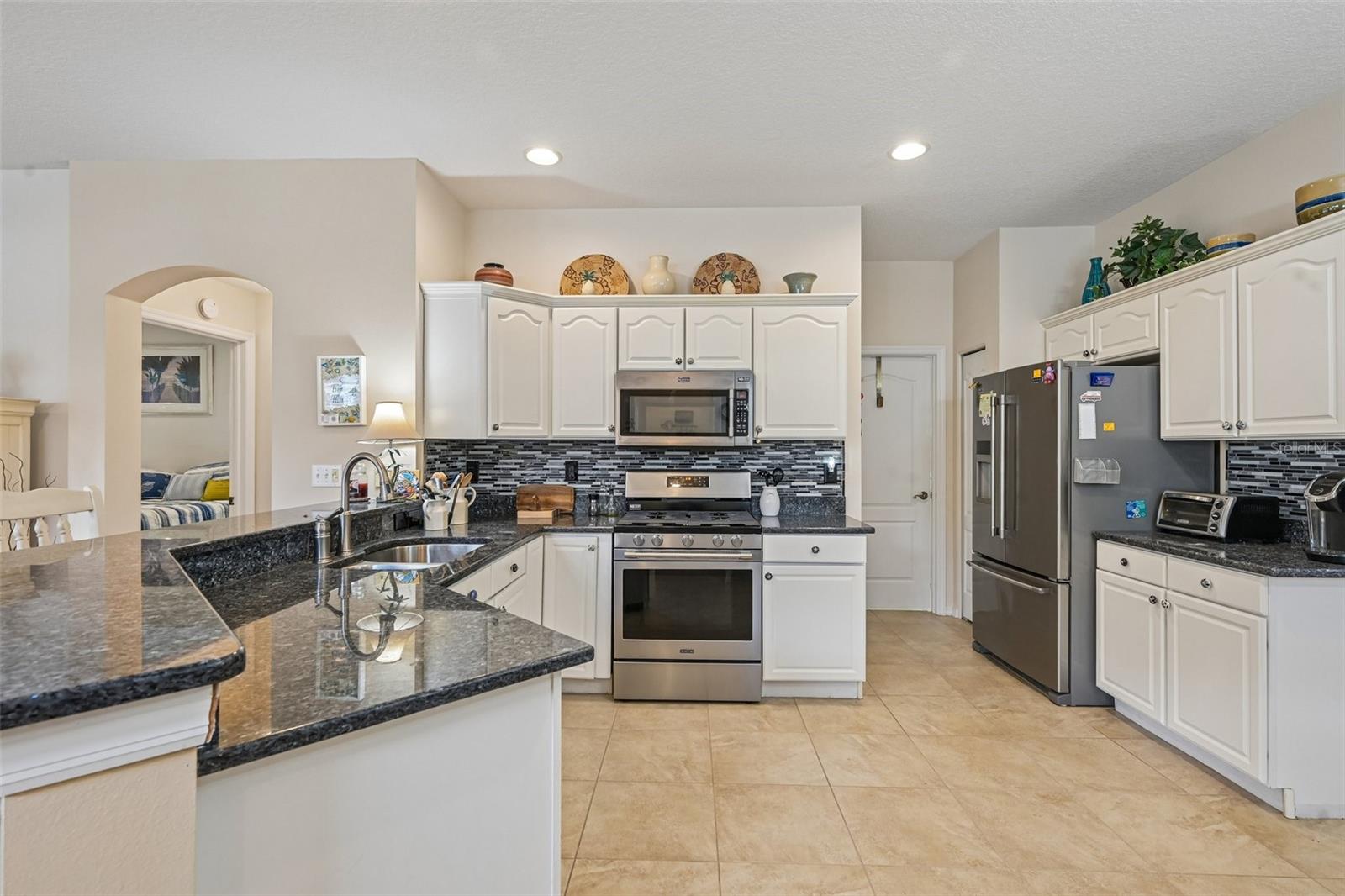 1230 HUNTINGTON GREENS DR