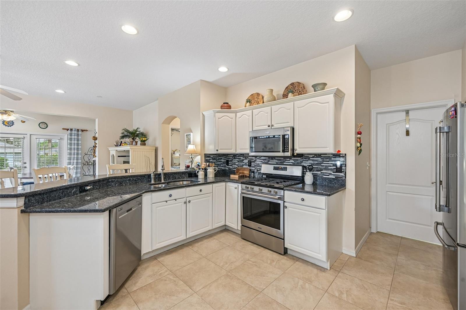 1230 HUNTINGTON GREENS DR