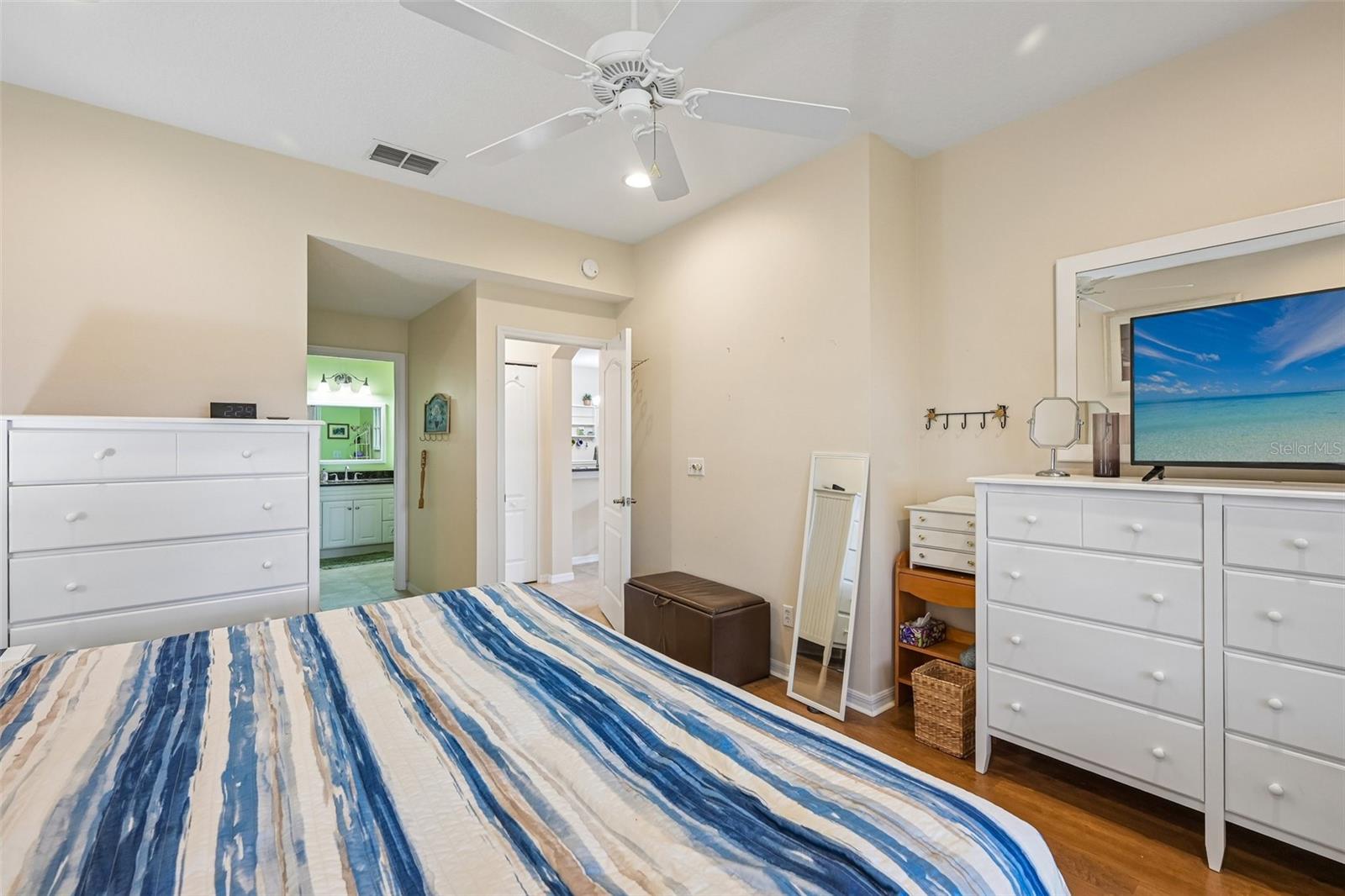 1230 HUNTINGTON GREENS DR