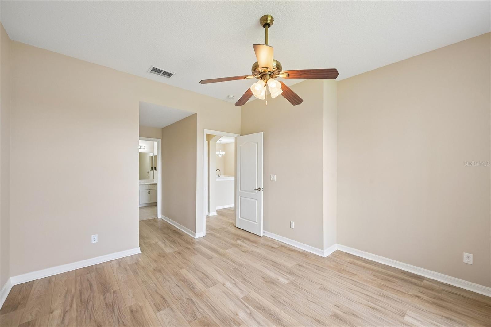 1933 INVERNESS GREENS DR
