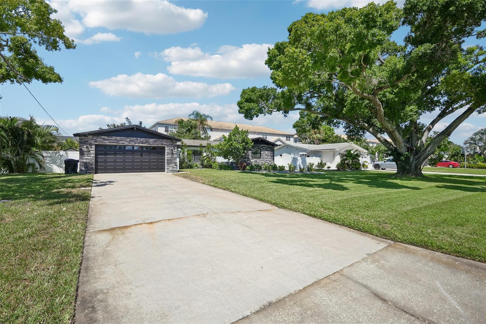 4600 BAYSHORE BLVD NE