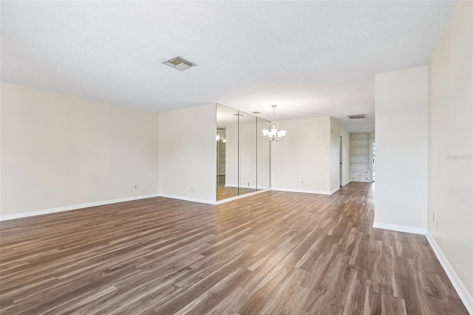 104 CACTUSFLOWER LN