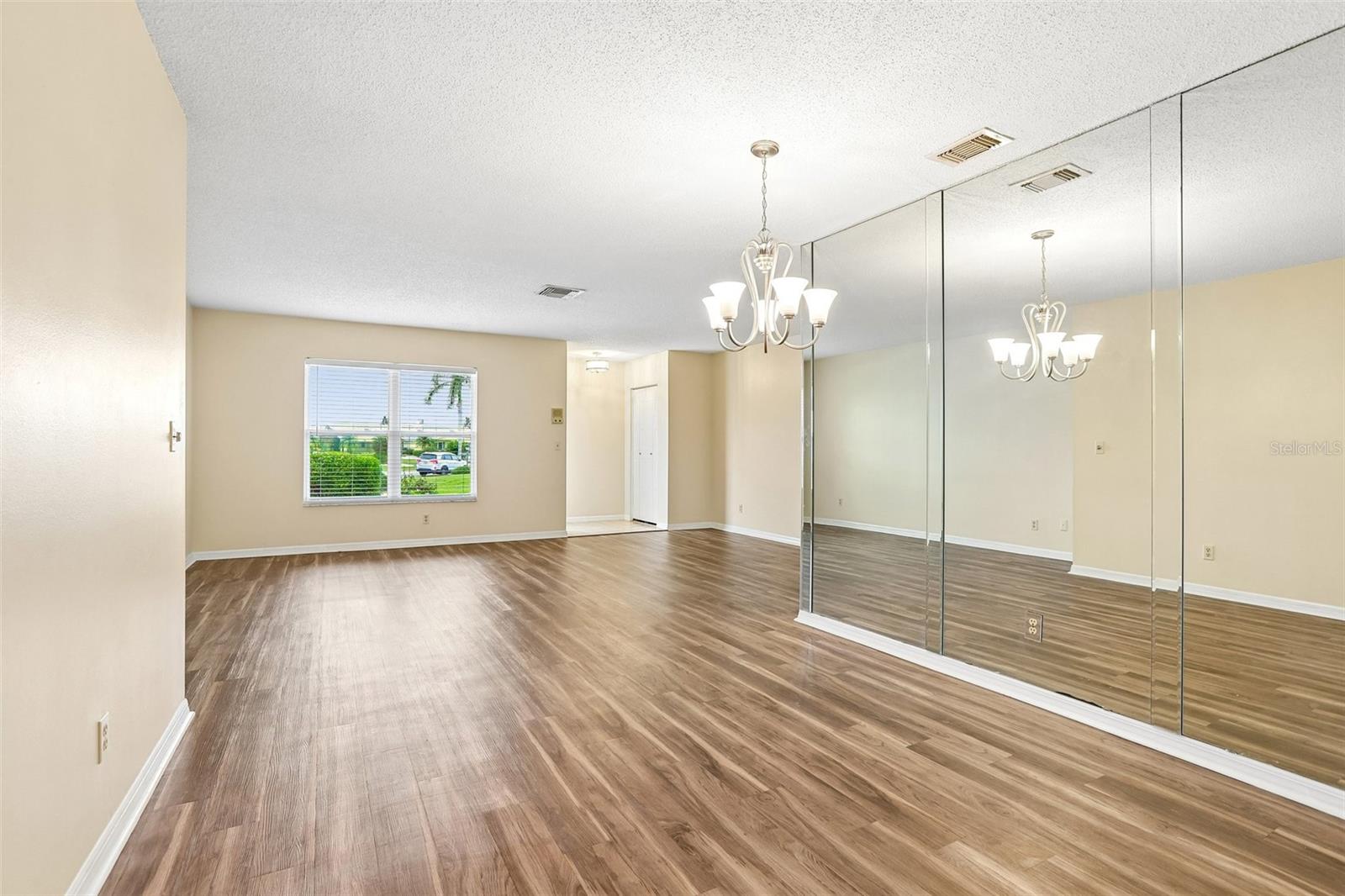 104 CACTUSFLOWER LN