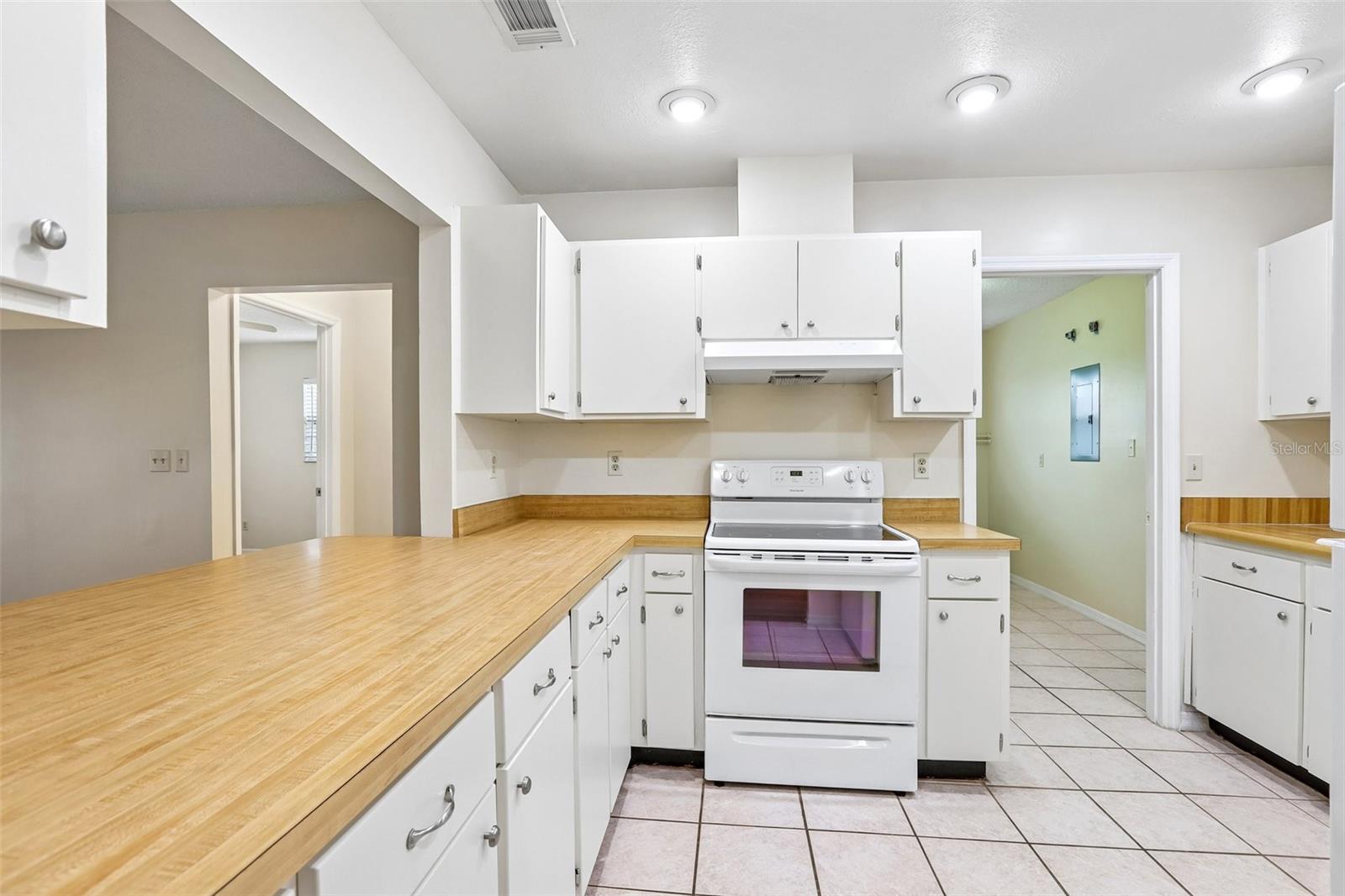 104 CACTUSFLOWER LN