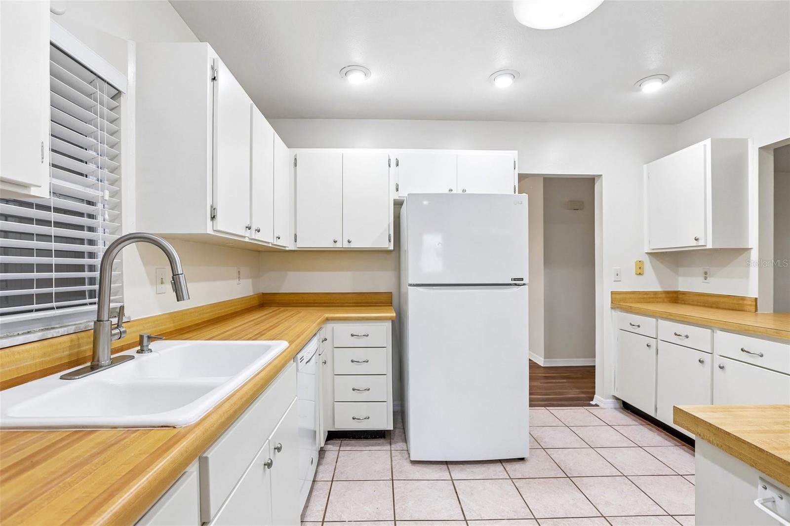 104 CACTUSFLOWER LN