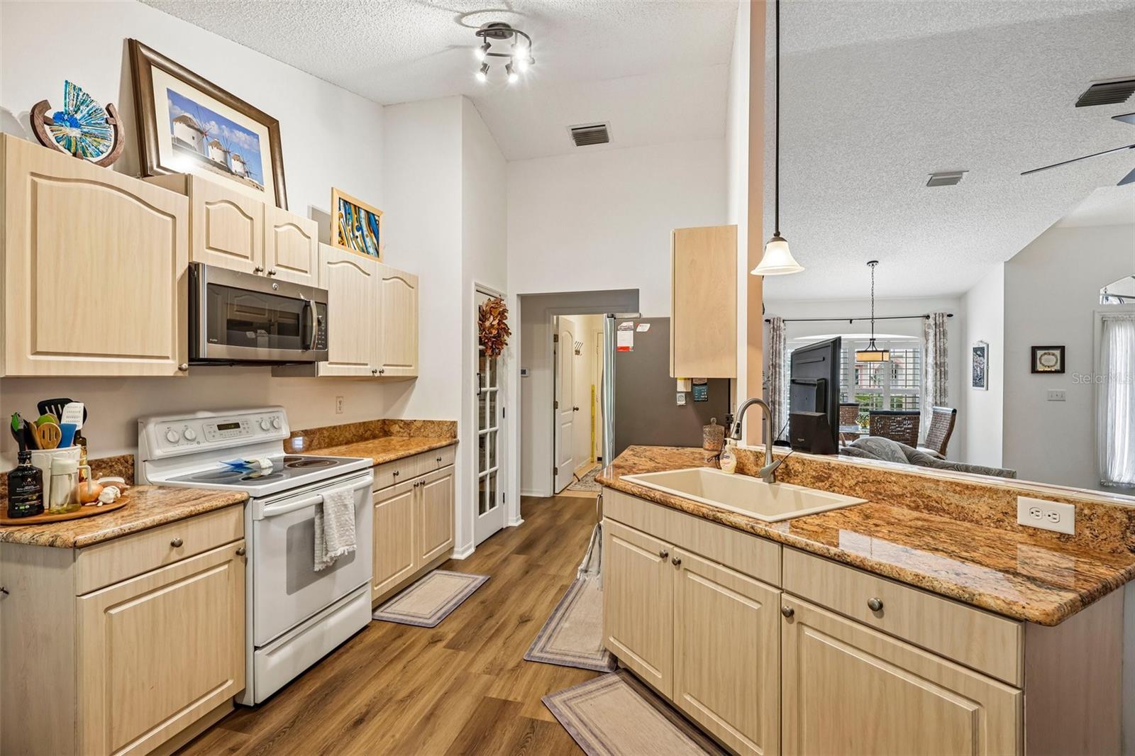 2308 E DEL WEBB BLVD