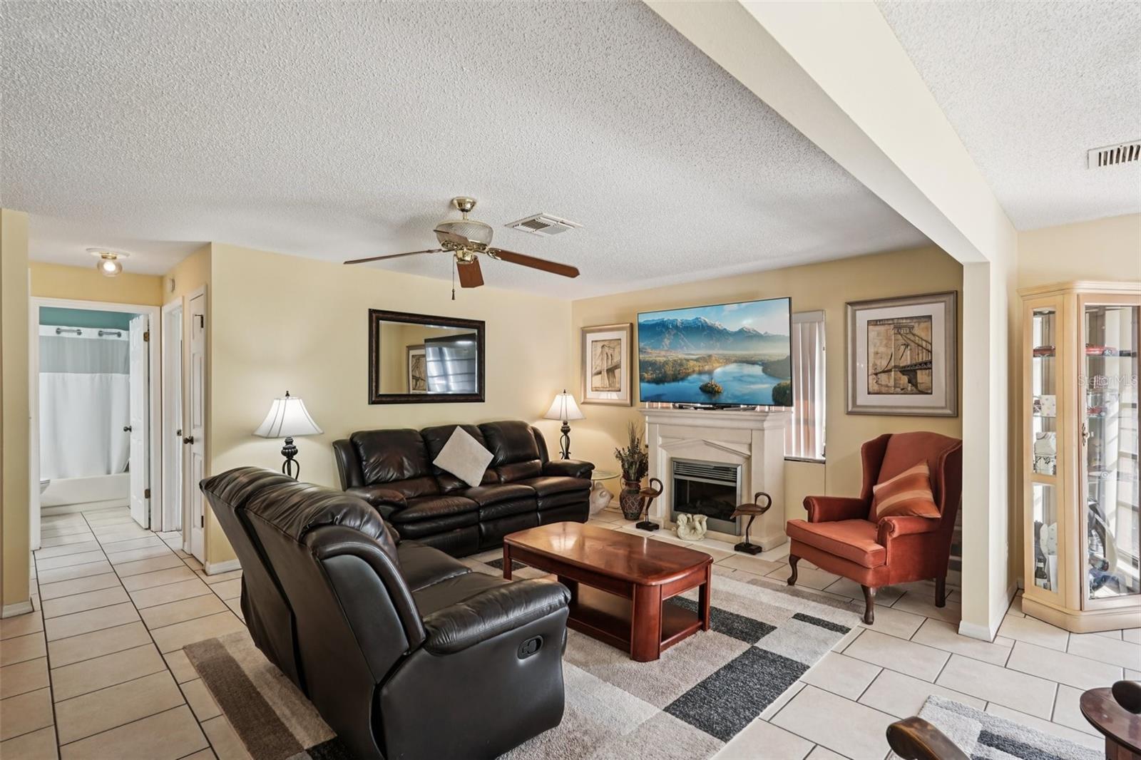 1805 NEW BEDFORD DR
