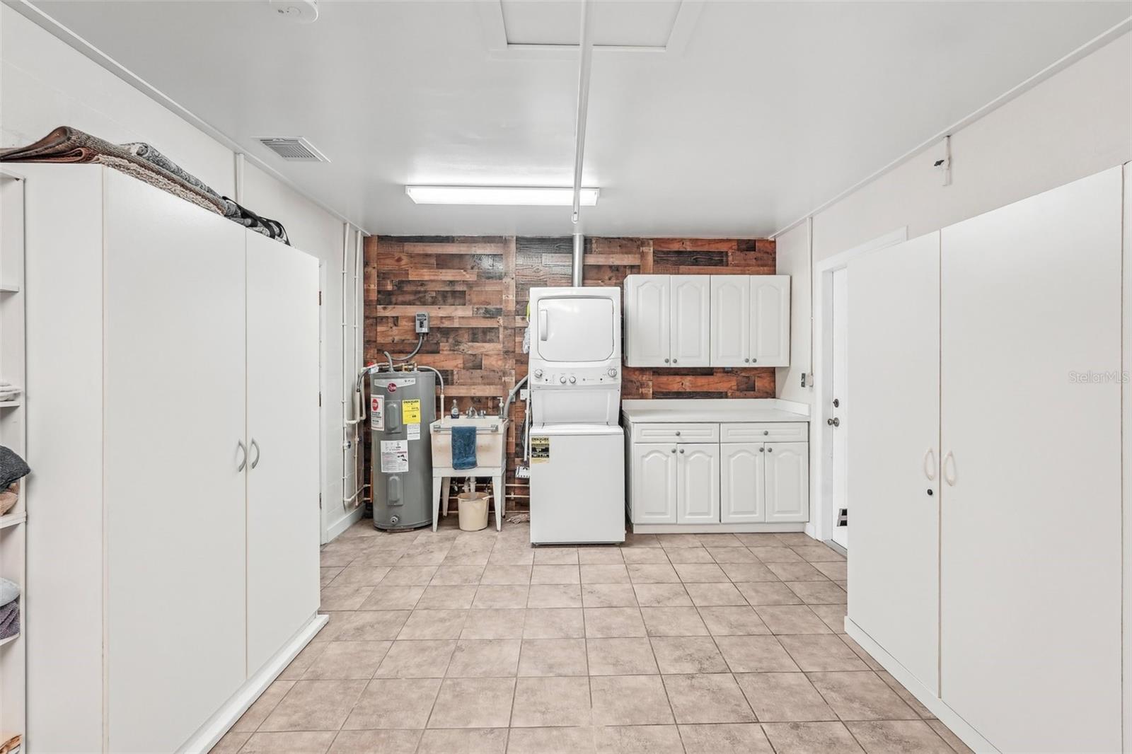 1405 W DEL WEBB BLVD