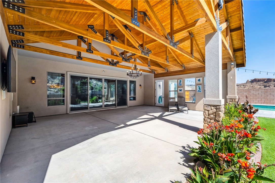 2390 Country Club Drive
