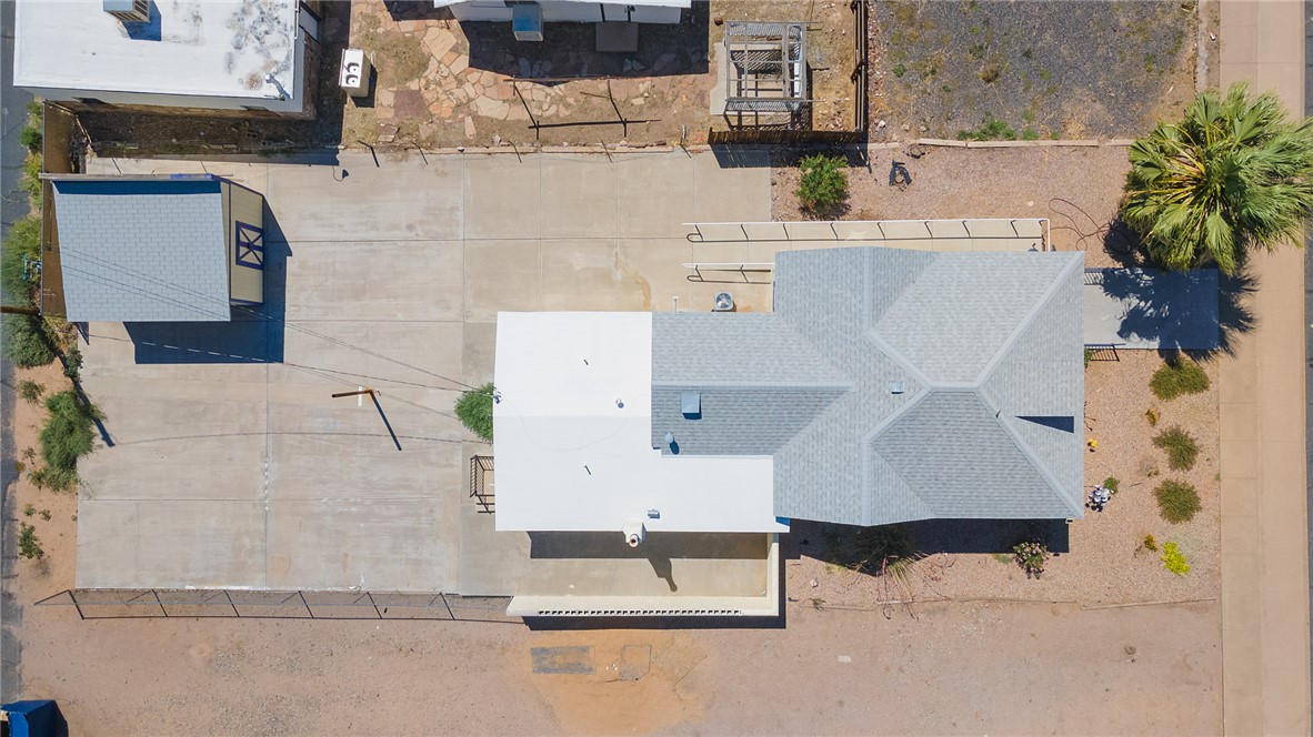 310 E Oak Street