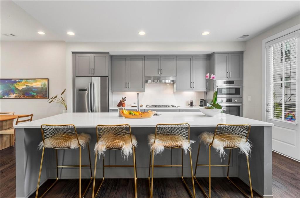 215 Arizona Avenue NE Unit 1