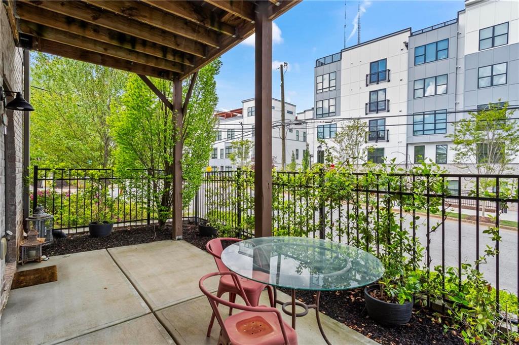 215 Arizona Avenue NE Unit 1