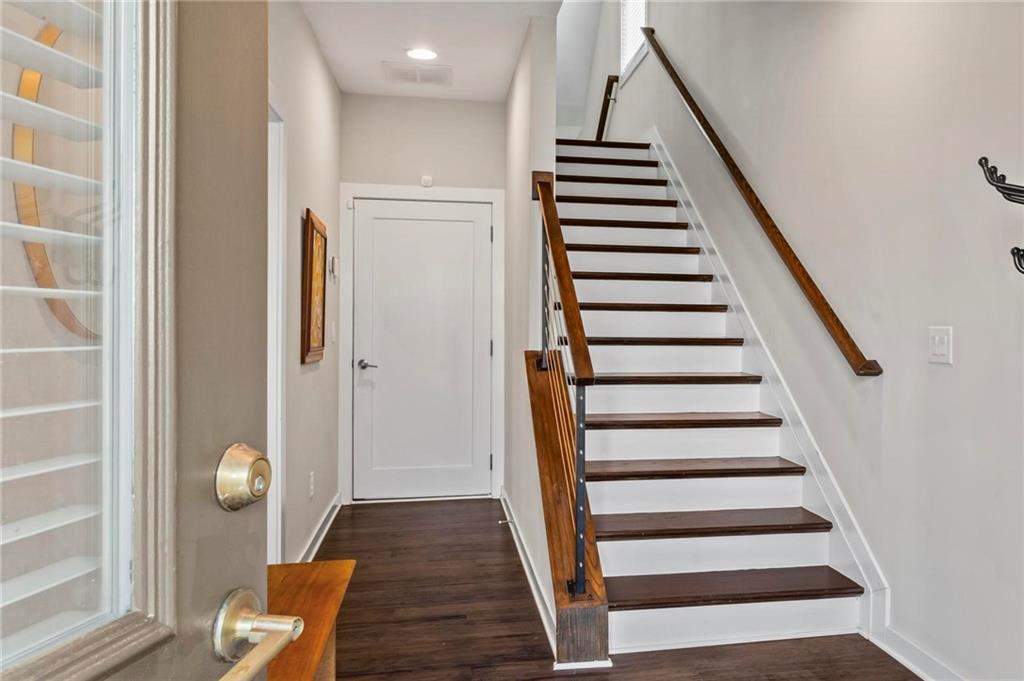 215 Arizona Avenue NE Unit 1