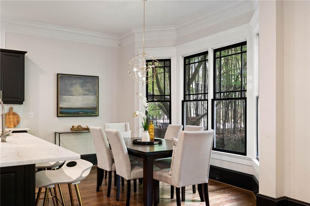 34 PEACHTREE Circle NE