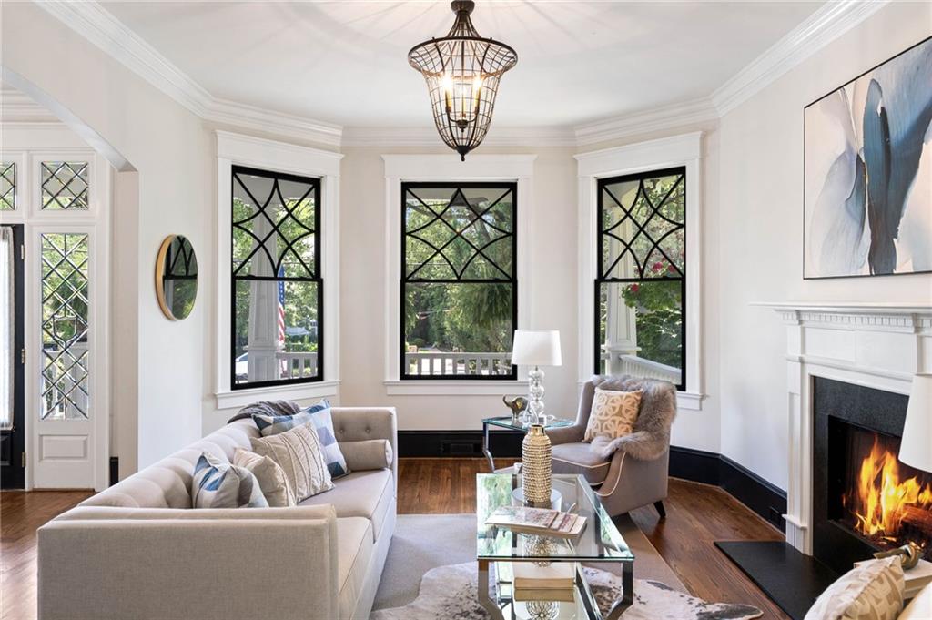 34 PEACHTREE Circle NE