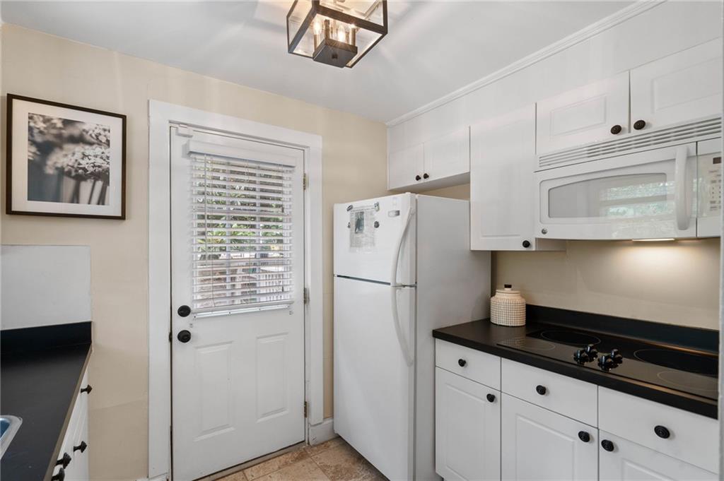 34 PEACHTREE Circle NE