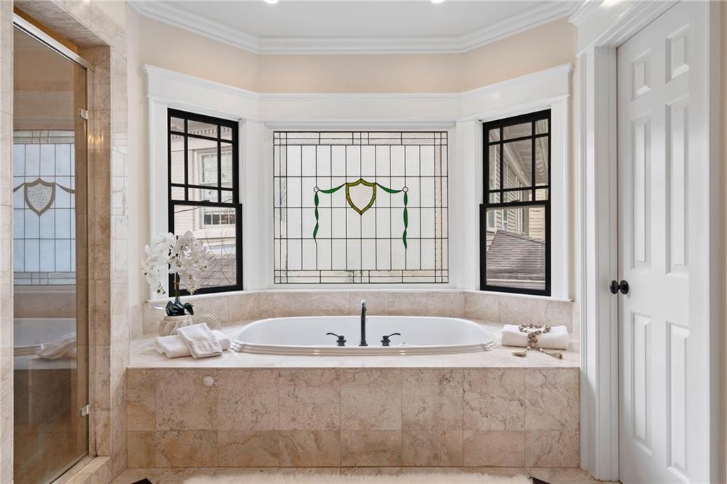 34 PEACHTREE Circle NE