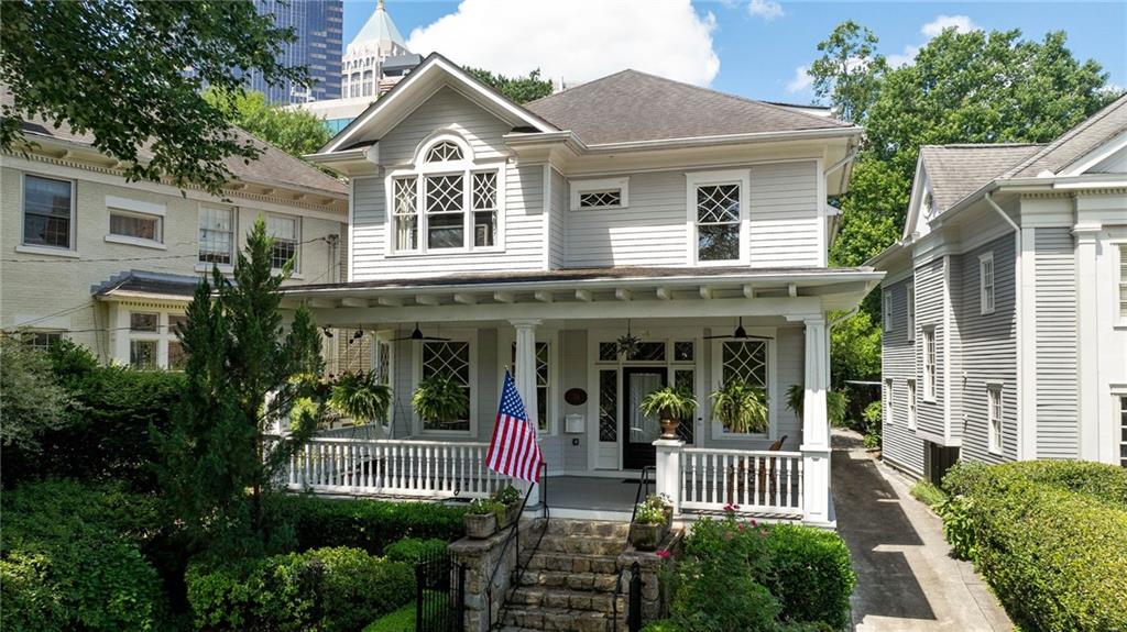 34 PEACHTREE Circle NE