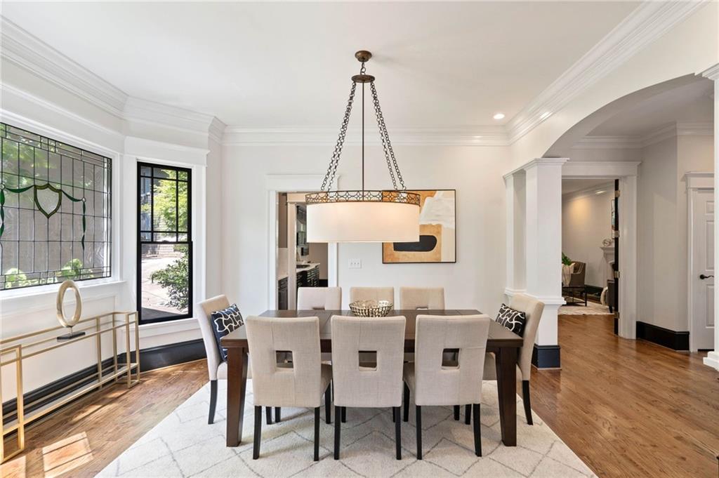 34 PEACHTREE Circle NE