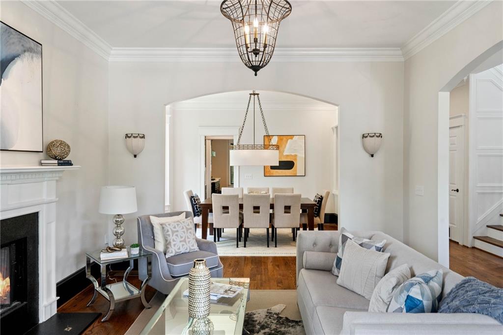 34 PEACHTREE Circle NE