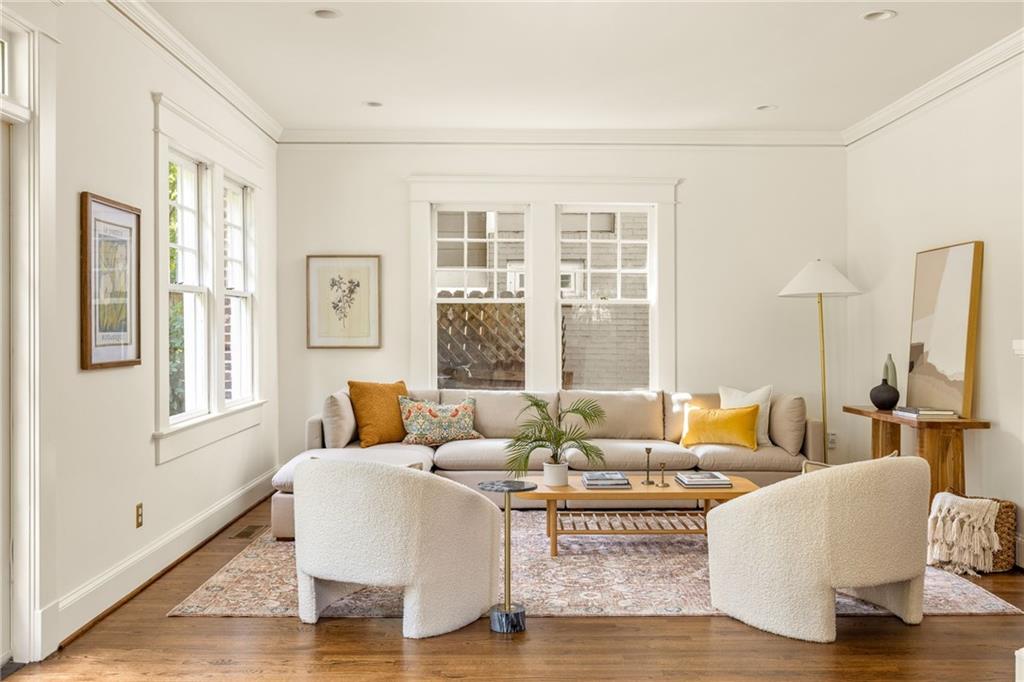 1005 Mclynn Avenue NE