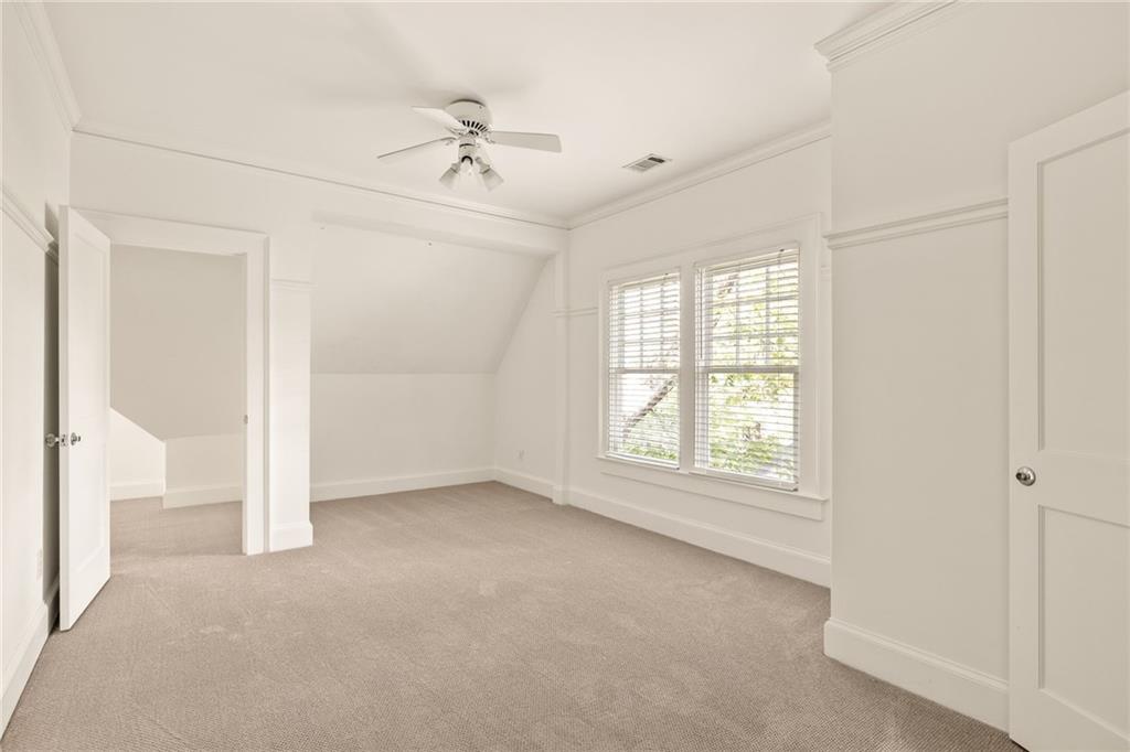 1005 Mclynn Avenue NE