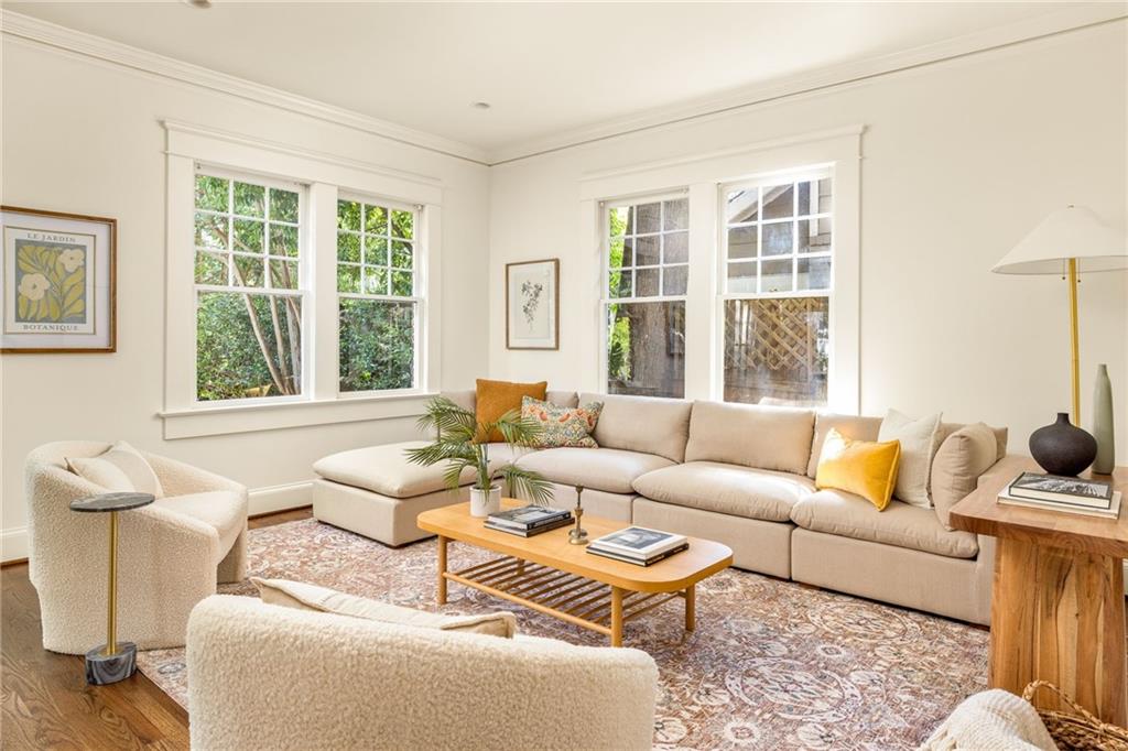 1005 Mclynn Avenue NE