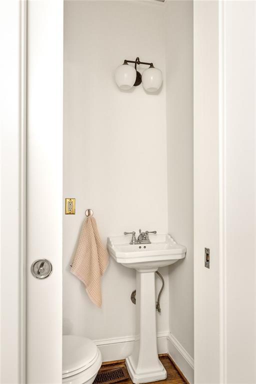 1005 Mclynn Avenue NE