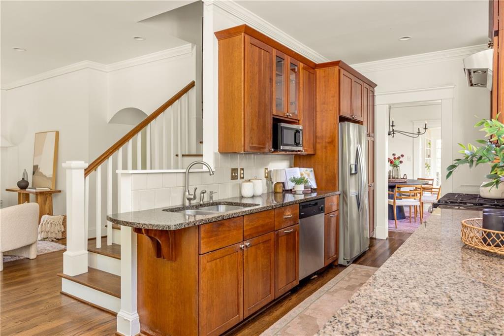 1005 Mclynn Avenue NE