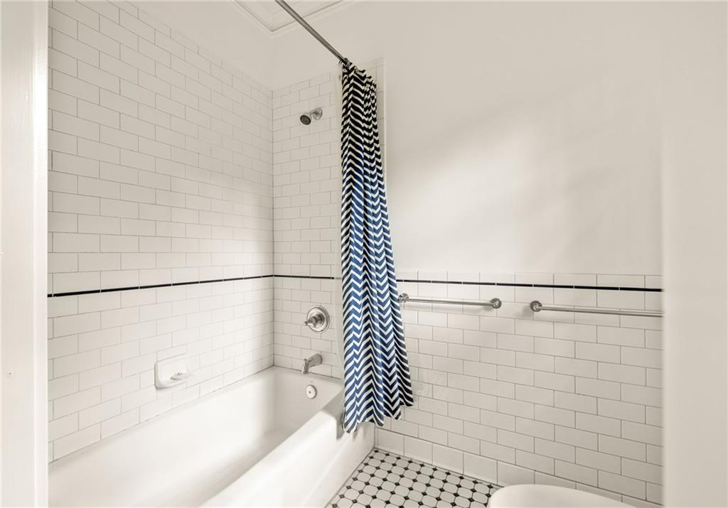 1005 Mclynn Avenue NE