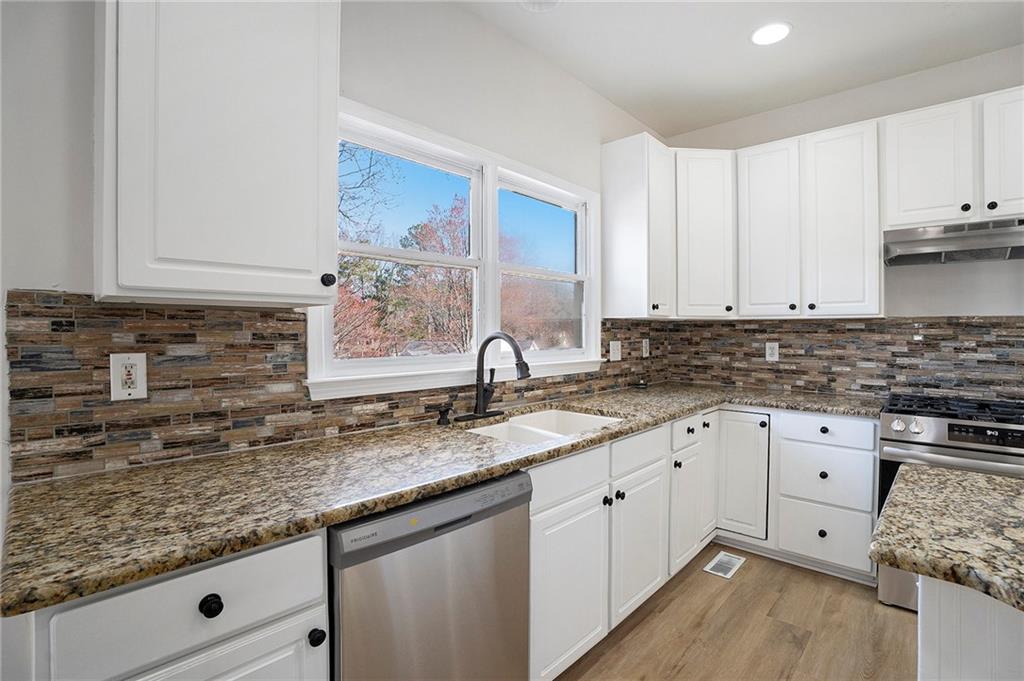 10950 Glenhurst