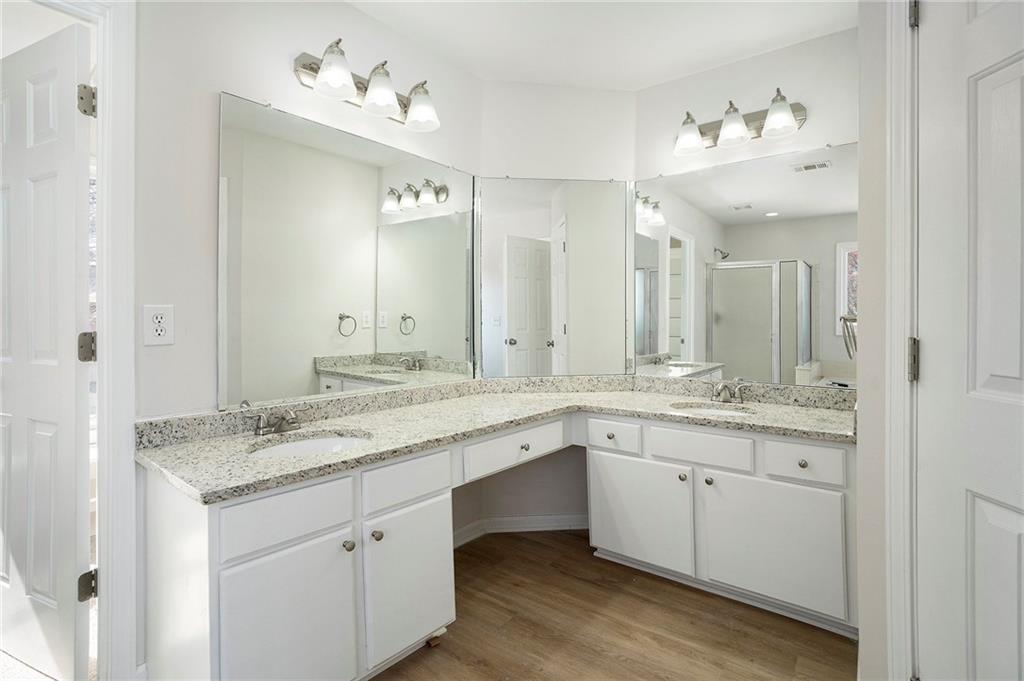 10950 Glenhurst