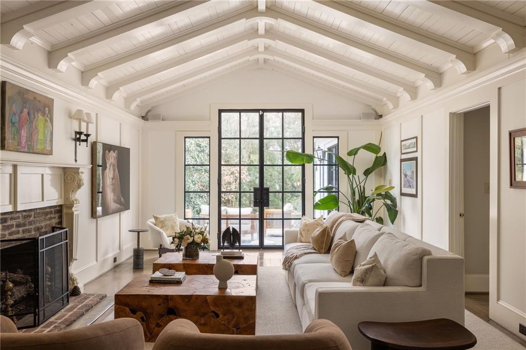 21 Barksdale Drive NE