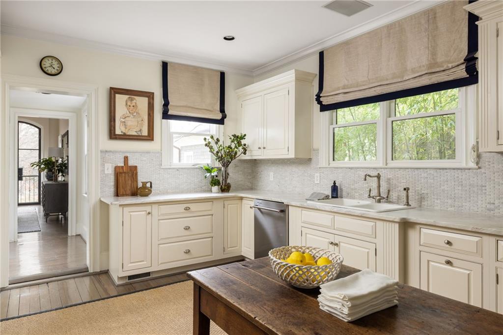 21 Barksdale Drive NE