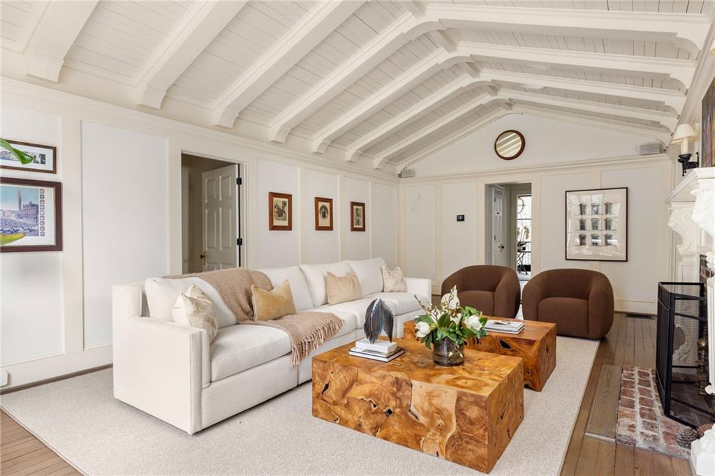 21 Barksdale Drive NE