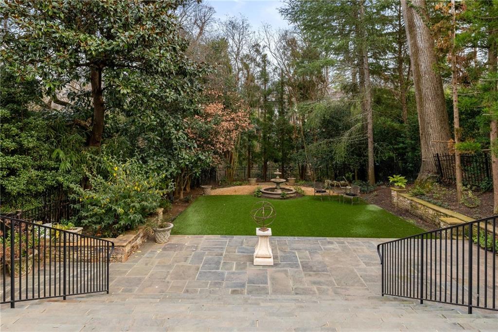 21 Barksdale Drive NE