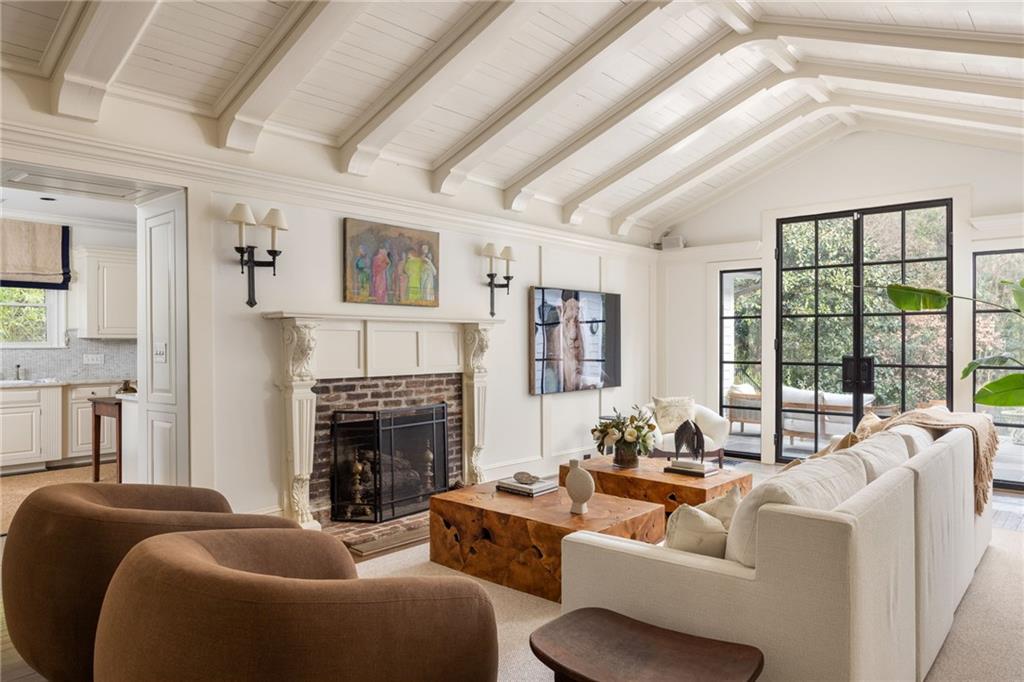 21 Barksdale Drive NE