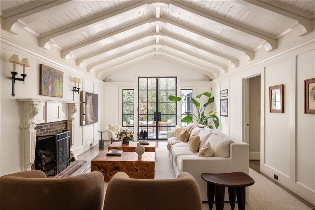 21 Barksdale Drive NE