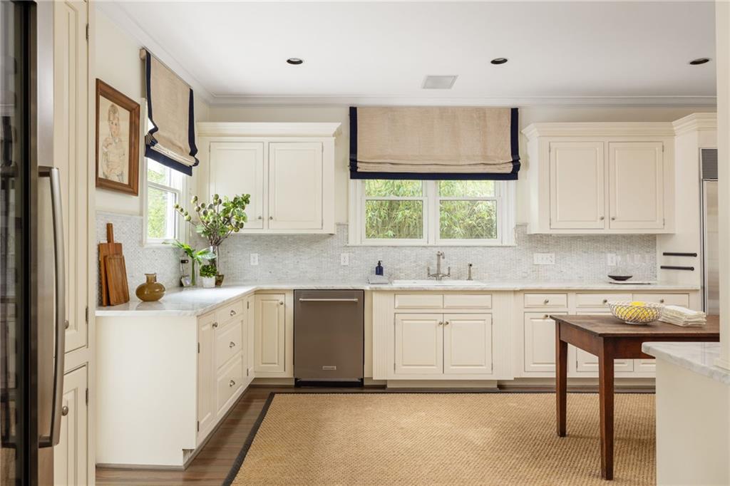 21 Barksdale Drive NE