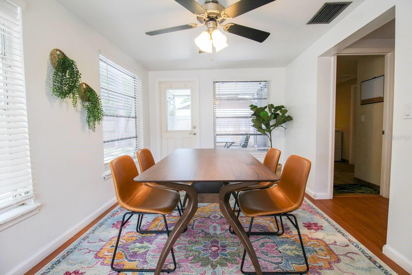 560 BRADENTON RD