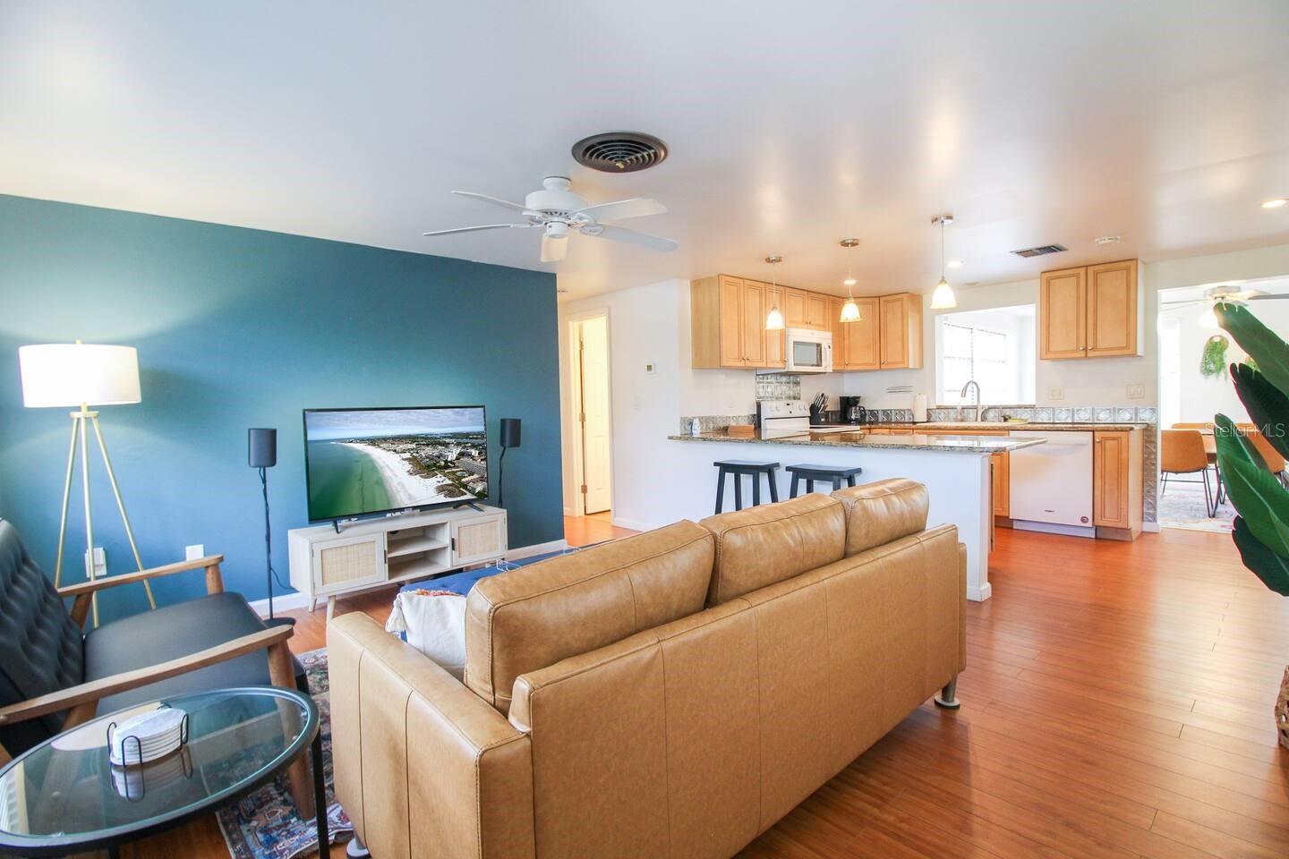 560 BRADENTON RD