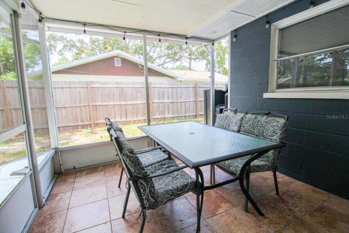 560 BRADENTON RD