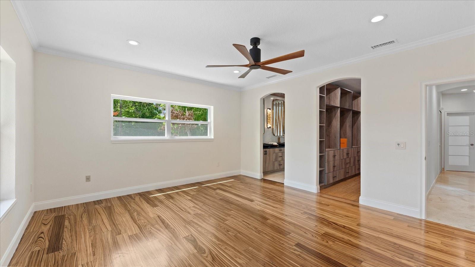 13450 E LAKE MARY JANE RD