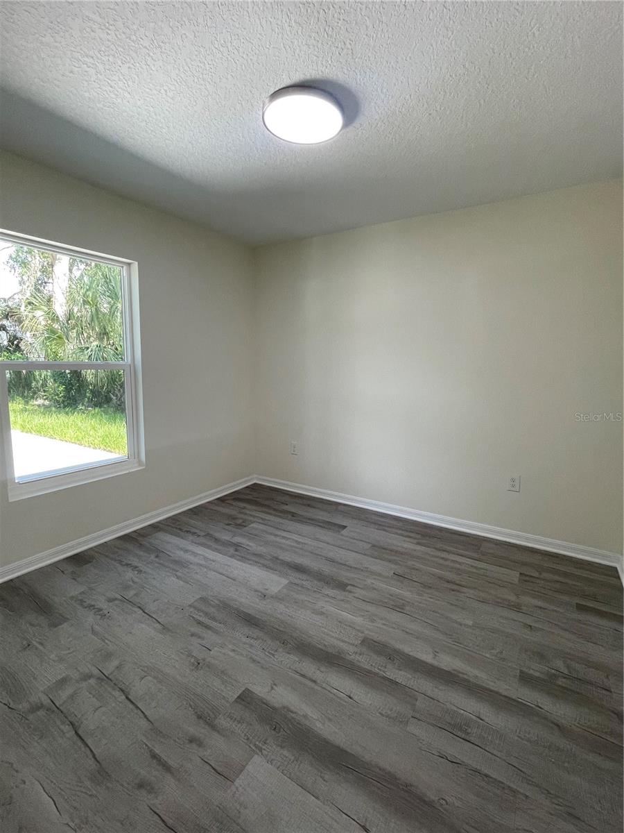1503-1505 8TH AVE E