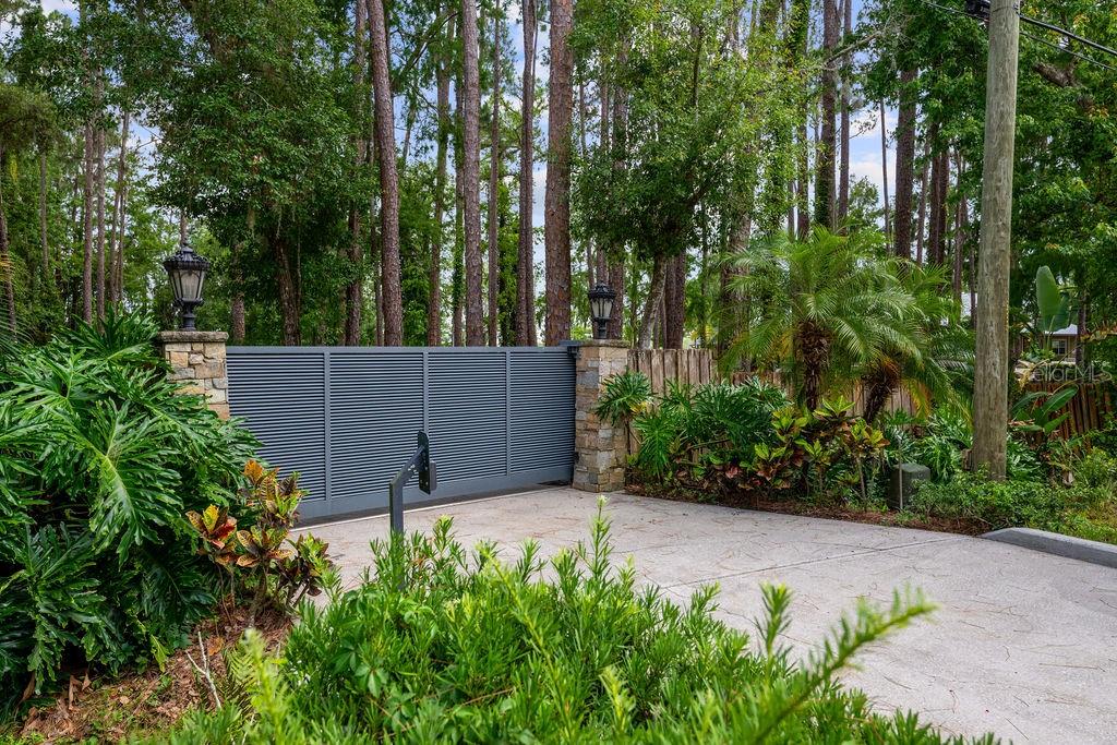 13450 E LAKE MARY JANE RD