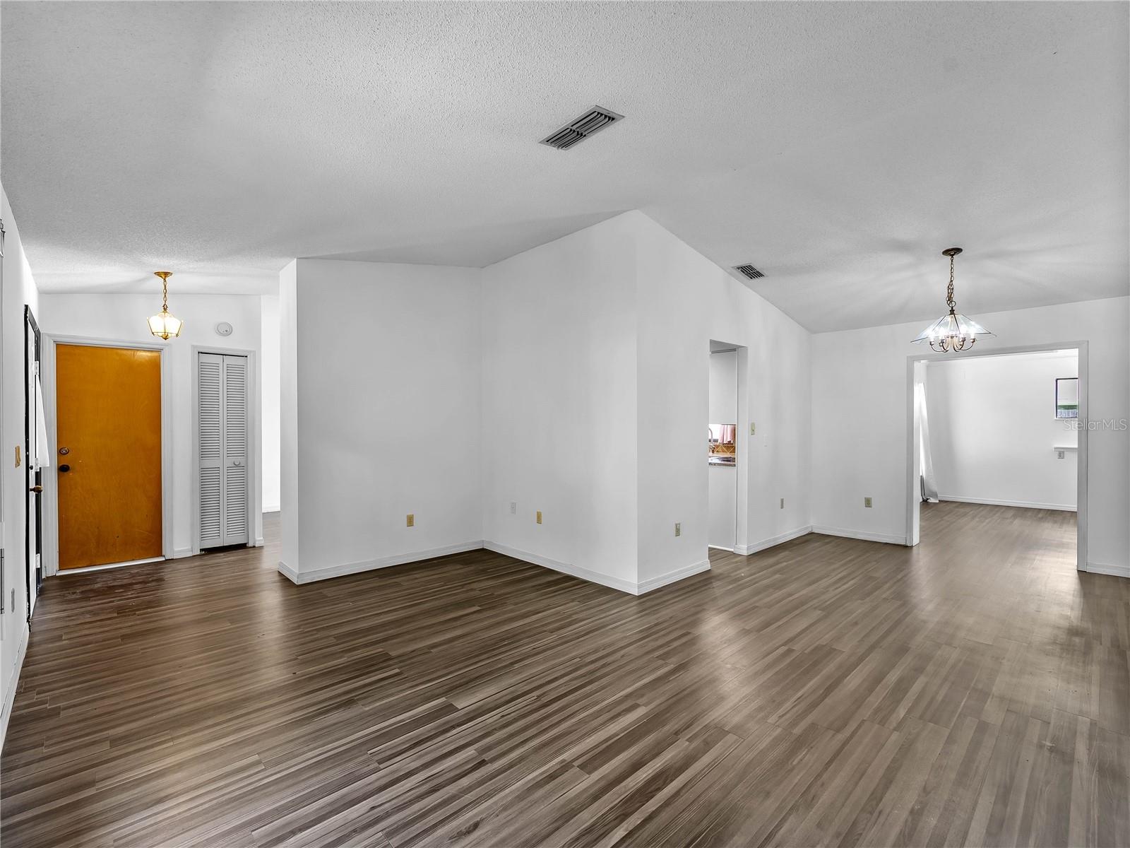 8429 CYPRESS LAKE CIR