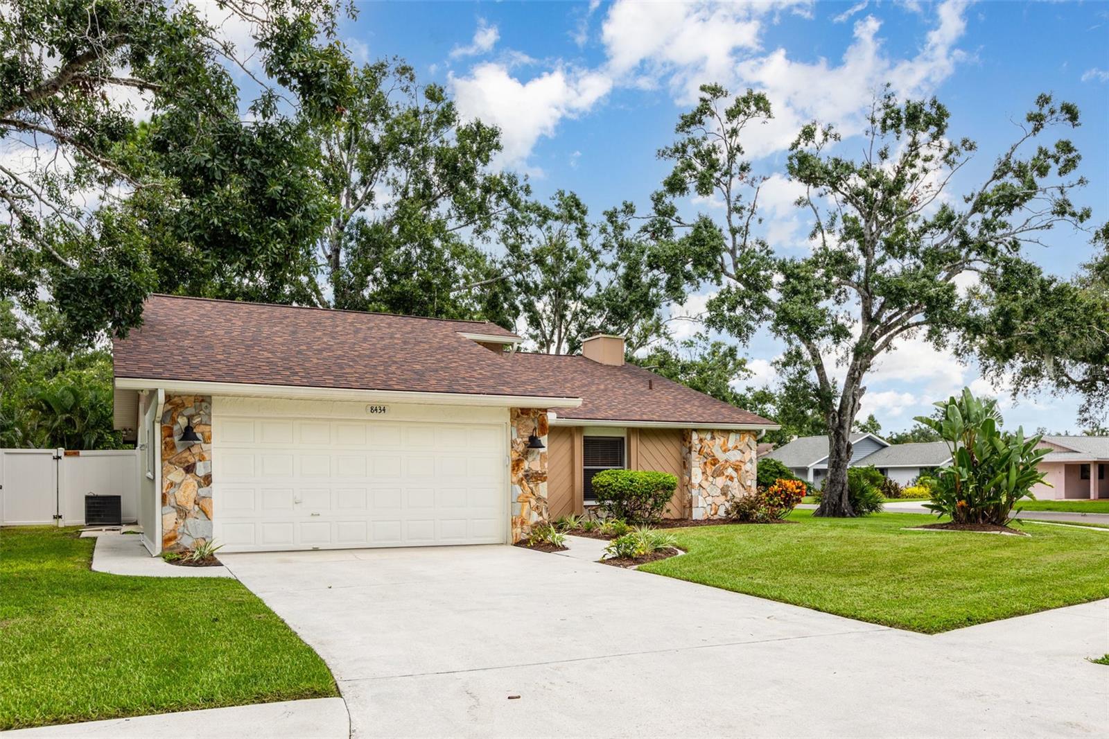 8434 CYPRESS LAKE CIR